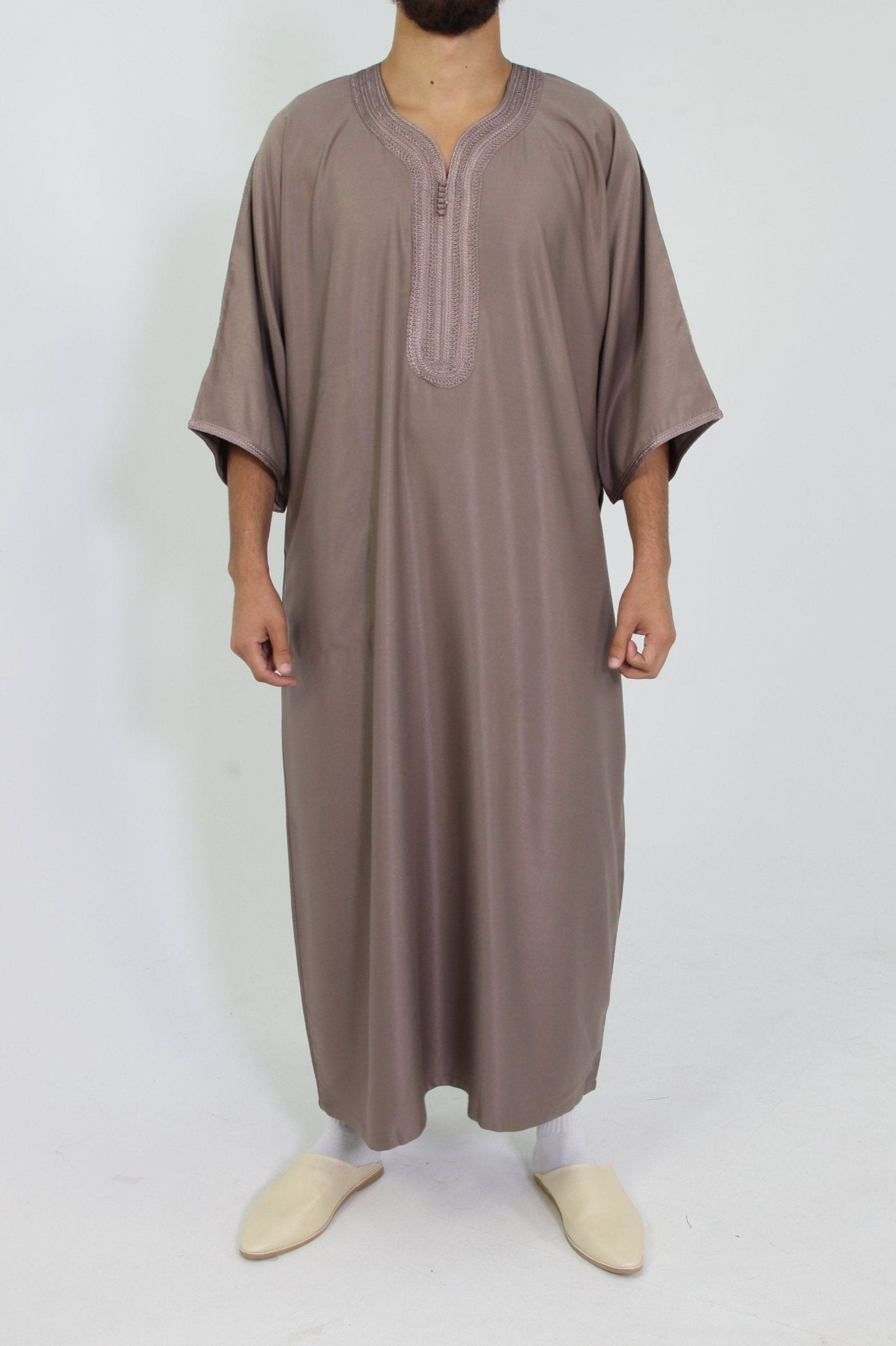 Djellaba Royale - Bruin - TheDjellaba - TheDjellaba - Djellaba - Kaftan - Jalabiya - Thobe - Qamis - Dishdasha - Kurta - Abaya - Robe - Tunic - Burnous