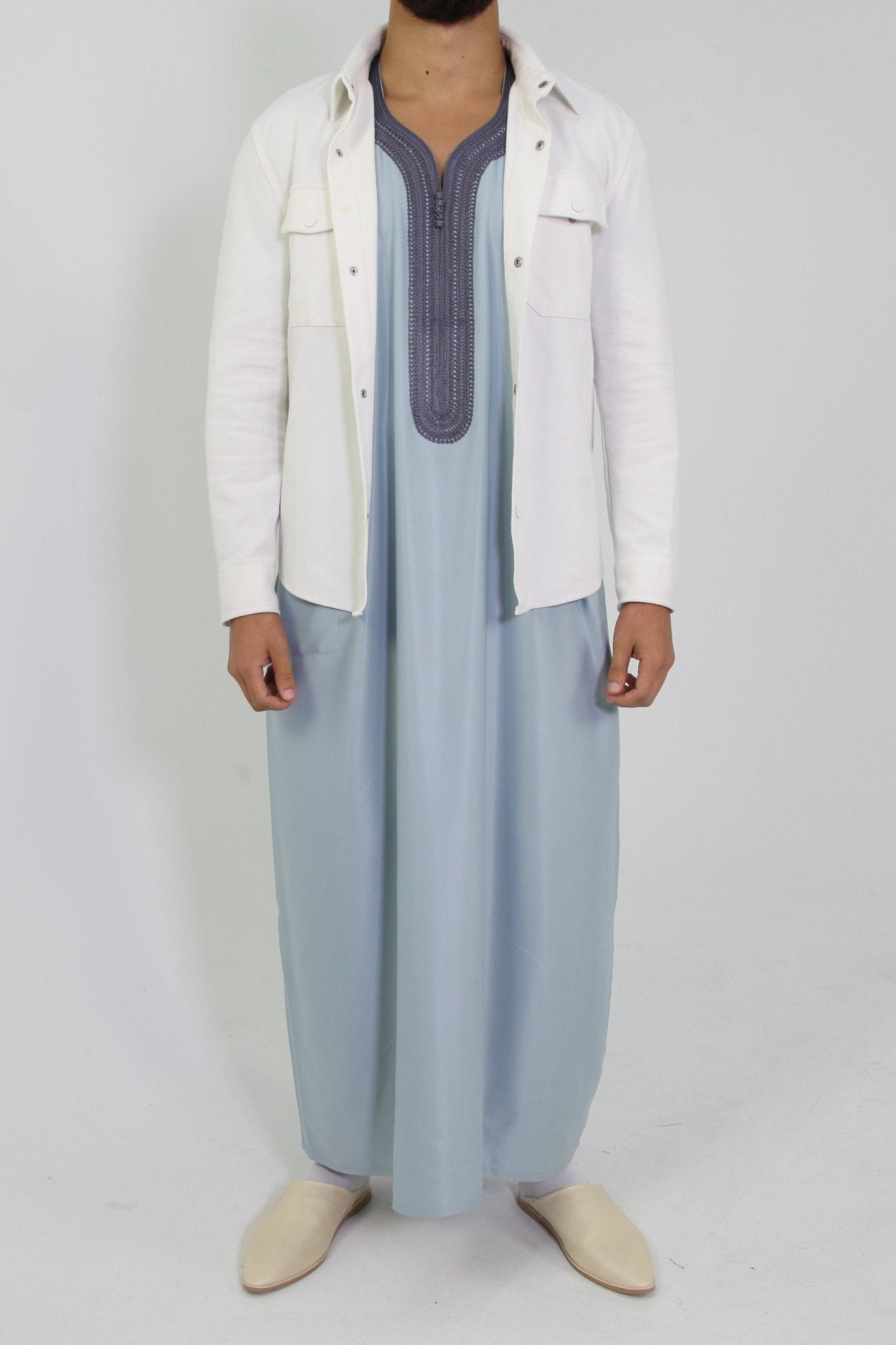 Djellaba Royale - Lichtblauw - TheDjellaba - TheDjellaba - Djellaba - Kaftan - Jalabiya - Thobe - Qamis - Dishdasha - Kurta - Abaya - Robe - Tunic - Burnous