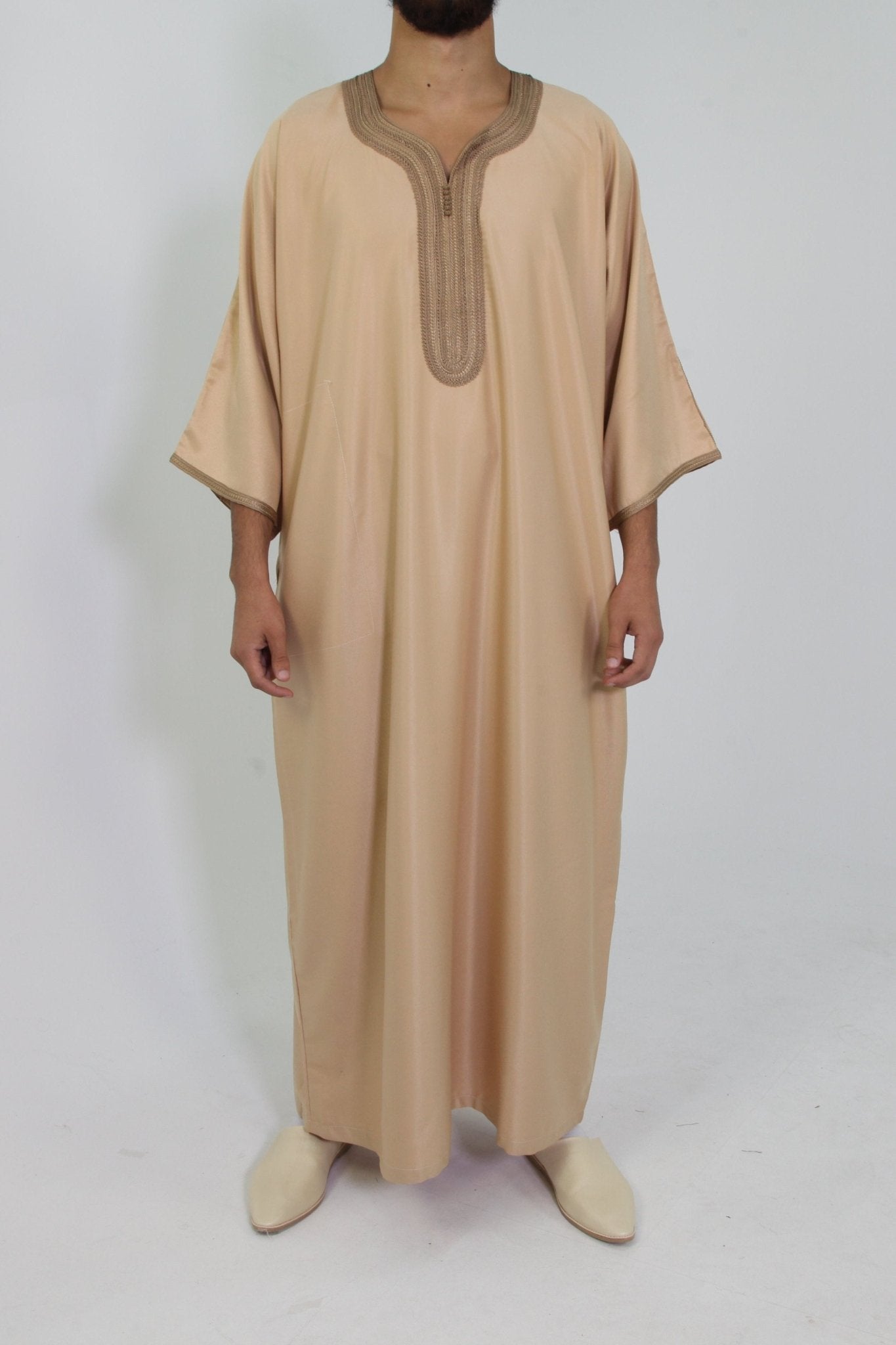 Djellaba Royale - Zandbruin - TheDjellaba - TheDjellaba - Djellaba - Kaftan - Jalabiya - Thobe - Qamis - Dishdasha - Kurta - Abaya - Robe - Tunic - Burnous